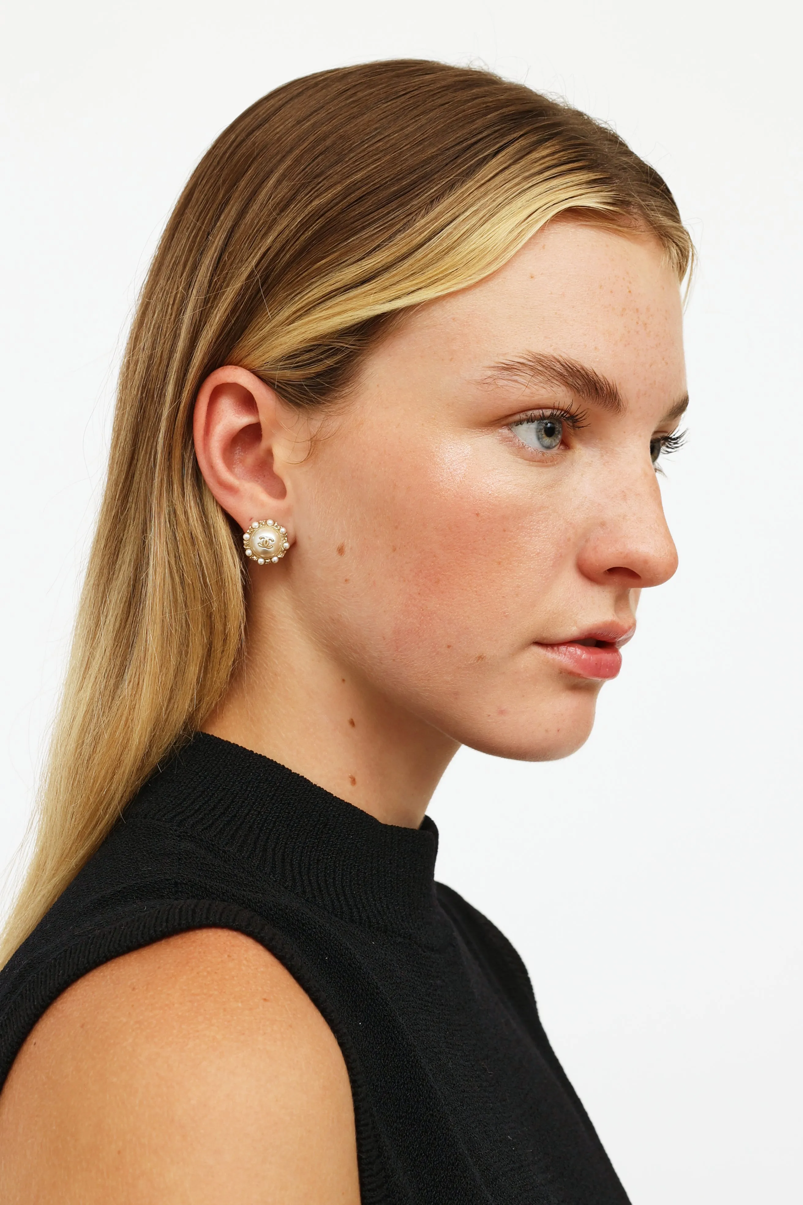 2018 Pearl CC Stud Earrings