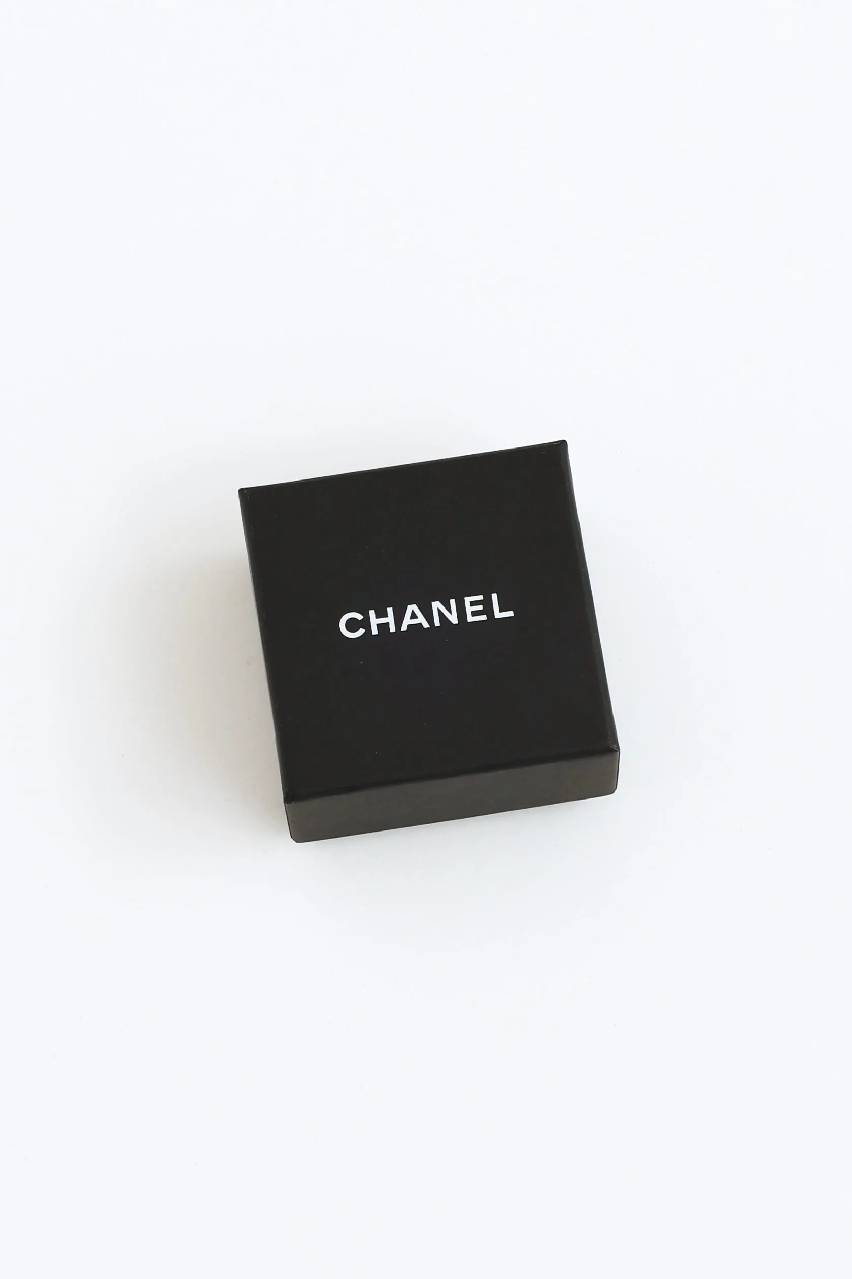 2018 Pearl CC Stud Earrings