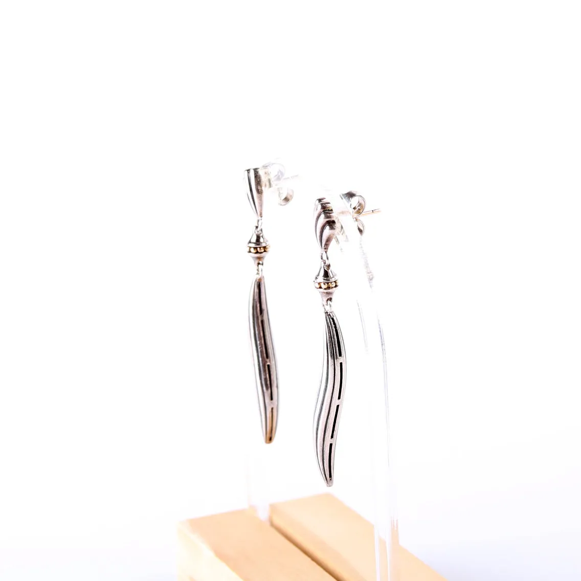 Caviar Chi Chi Fluted Drop Earrings 925/750
