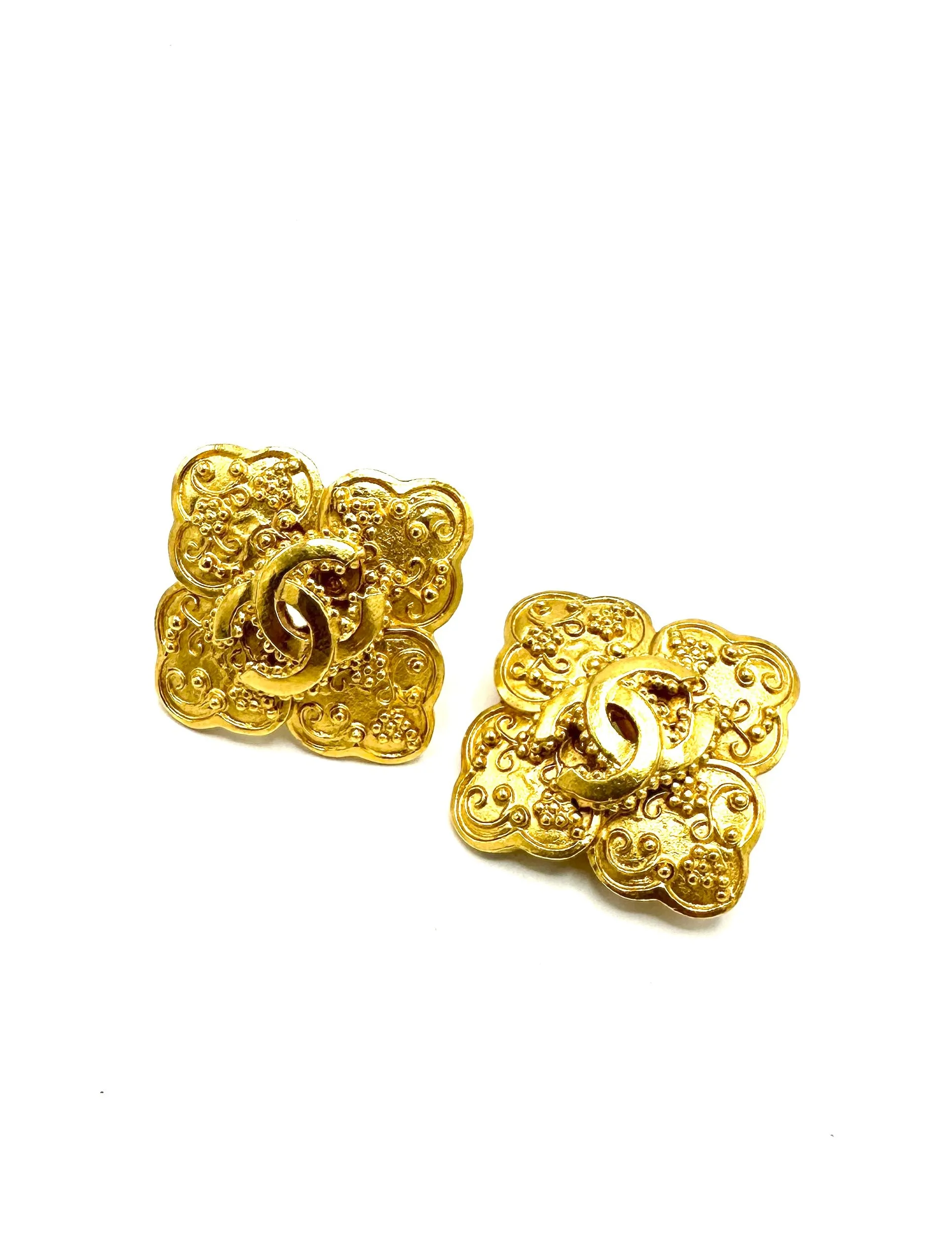 CC Vintage Cloverleaf Clip On Earrings