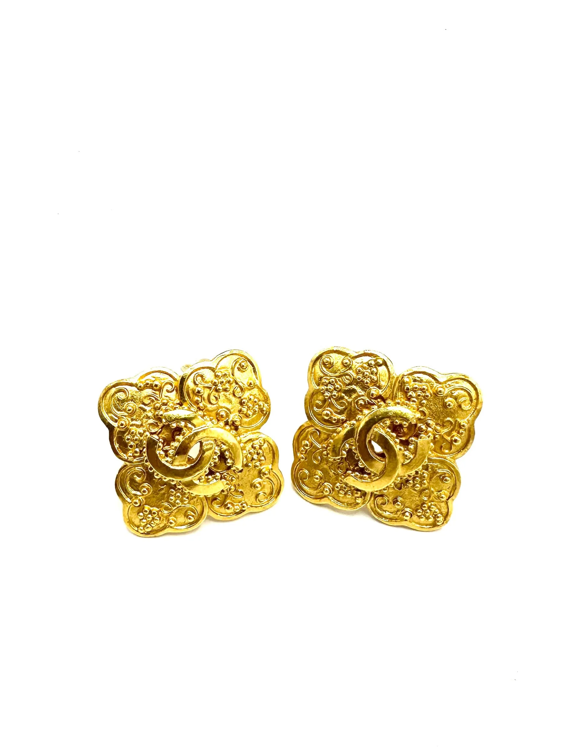 CC Vintage Cloverleaf Clip On Earrings